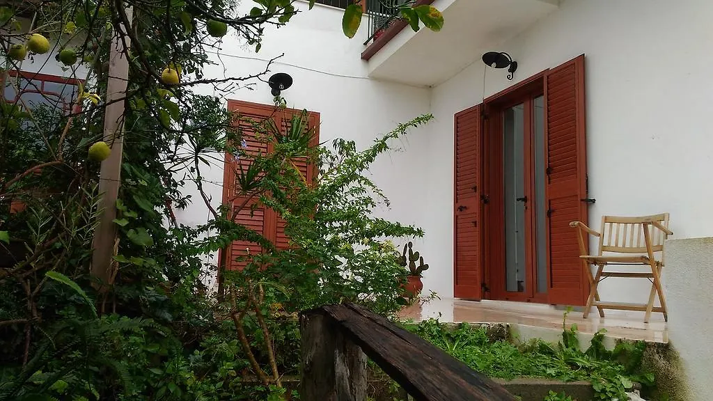 Сasa de vacaciones Casa Del Gelso Mortelle Torre di Faro